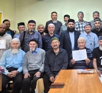 Курсы по Корану завершились: имамы получили удостоверения и свидетельства